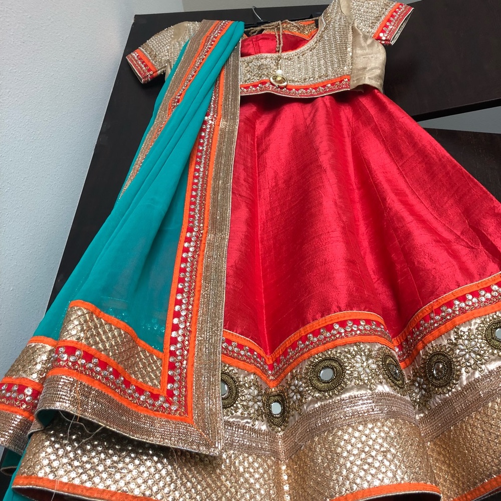 Bollywood lahenga/chaniya choli Indian outfits
